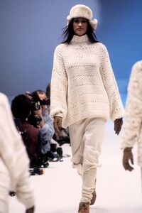 1574825354_LesCopains1993WomenRTW7.thumb.jpg.eb178d19a0fc452269981170d09e3860.jpg