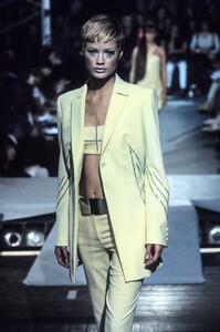 1649734403_KojiTatsuno1996WomenRTW22.thumb.jpg.2f6dd2af04909e67d828114408551a73.jpg