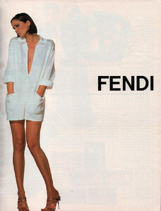 17-GIOIAIT9Mar1996-FENDI-m_Unk-ph_Unk.thumb.jpg.b324a23f570e06cd63796c7cf313452a.jpg