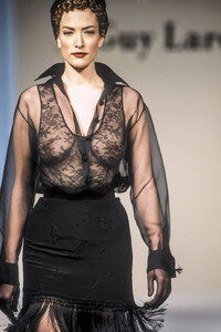 1782716753_GuyLaroche1994HauteCouture67.thumb.jpg.ea397a777dc287bfab724bf353b43667.jpg