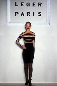 1852447786_HerveLeger1993WomenRTW30.thumb.jpg.b63d283ada02a6e53a27912aa90cece8.jpg