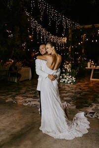 Credit_Courtney%20Pecorino%20-%20The%20newlyweds%20embrace%20on%20the%20dance%20floor%20at%20Acre%20Baja%20to%20the%20sounds%20of%20musical%20artist%20Zedd.%20copy.jpg