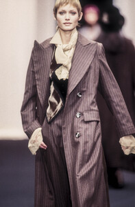 1878920624_AlbertaFerretti1993WomenRTW72.thumb.jpg.27fc265b06563bfc158141c16d85caf2.jpg