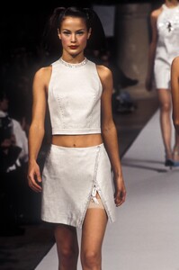 1909153196_MartineSitbon1995WomenRTW9.thumb.jpg.b4e665e6f331204d0cc86d1d74078647.jpg