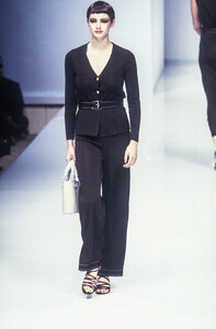 1945998229_SalvatoreFerragamo1997WomenRTW22.thumb.jpg.ec2690cf46787f12cb08c41e3ee520ef.jpg