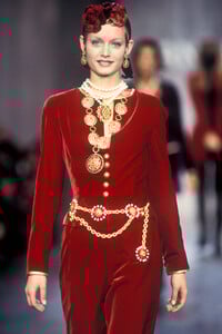 1972267126_Chanel1993WomenRTW106.thumb.jpg.e3cb1679dd21a92314e3197bd34e4808.jpg