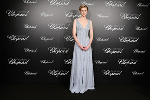 Elizabeth+Debicki+Trophee+Chopard+Photocall+dUwRneP7wr0x.jpg