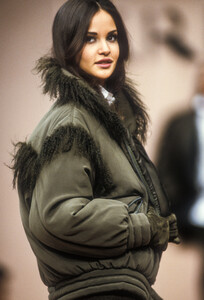 1977855745_Krizia1992WomenRTW28.thumb.jpg.567f65a99da329e9321d051940226e1d.jpg