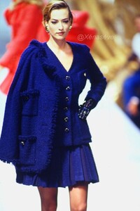 1991-chanelcoutureFW-6.thumb.jpg.a1622aedd2056aa6875c3a2790a20b6b.jpg