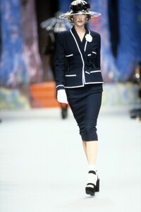 1992-chanelSS-13.jpg