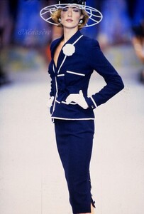 1992-chanelSS-17.jpg