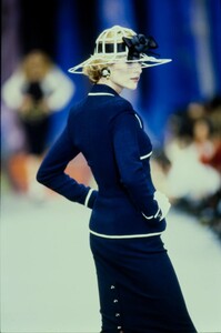 1992-chanelSS-18.jpg