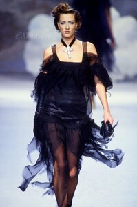 1992-chanelcoutureSS-1.jpg