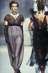 1992-chanelcoutureSS-5.jpg