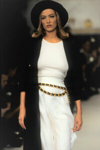 1993-chanelSS-13.jpg