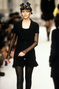 1994-chanelFW-5.jpg