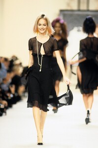 1994-chanelSS-11.jpg