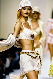 1994-chanelSS-15.jpg