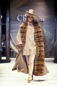 203174352_ChristianDior1993HauteCouture117.thumb.jpg.0faf0c660f06a69a04c05061bad0983d.jpg