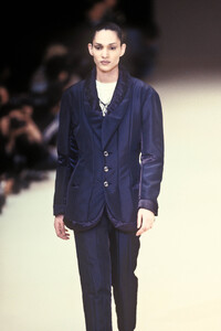 2035711309_IsseyMiyake1995WomenRTW39.thumb.jpg.b4c05e7a6b797f6875a1e9f5a27fb4c4.jpg