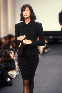 2037827942_RalphLauren1995WomenRTW79.thumb.jpg.af53c7df2a930096b8749514db5d15e2.jpg