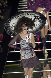 2104840713_JohnGalliano2001WomenRTW50.thumb.jpg.8dcfb322c1eb0274cbfa9d202a538cb9.jpg