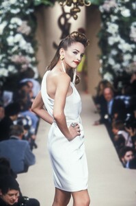 222917193_YvesSaintLaurent1996HauteCouture120.thumb.jpg.0ce28af2f74ca1c7657630deda9ee286.jpg