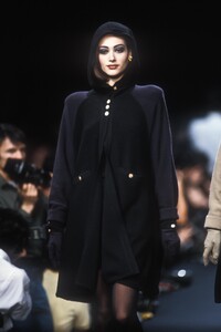 223189153_SoniaRykiel1991WomenRTW92.thumb.jpg.c9931dc35efe88ee02b1d19695f2b74e.jpg