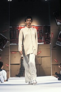 271659987_Dorotheebis1994WomenSS21.thumb.jpg.10d05146e95461b8dfa8c8ddd8deb02d.jpg