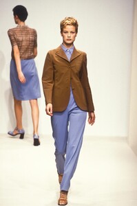 289996095_Prada1996WomenRTW16.thumb.jpg.33af6ad698592a90e043b9c8a82b0370.jpg