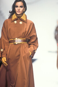 345028552_ChristianDior1992WomenRTW12.thumb.jpg.db267a79a34462644eaa6d3c7ddc16f5.jpg