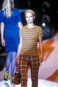 347278992_VersusbyDonatella1996WomenRTW76.thumb.jpg.be40a17635576e50000595e0511188a3.jpg