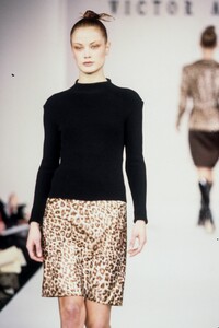 432932621_VictorAlfaro1995WomenRTW44.thumb.jpg.a241c46ded84eac17277250bbf576cce.jpg