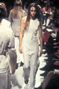 440848830_2AnnDemeulemeester1993FW.thumb.jpg.9976f0d1e97f199d00c7067d18c077b2.jpg