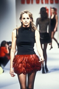 461922337_Dorotheebis1994WomenRTW79.thumb.jpg.cd1c3216d1ad44846470abbcecb8e892.jpg