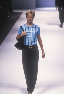 500364937_MarniFW961.thumb.jpg.e70a39b832c19dc523bf979f4ae7bbdd.jpg