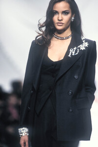 527415404_ChristianDior1992WomenRTW57.thumb.jpg.35ac622206c751e9f61c39f4c346692f.jpg