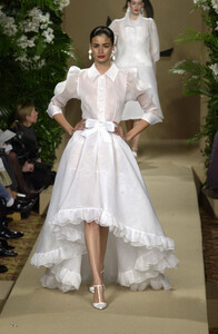 52828467_YvesSaintLaurent2001HauteCouture83.thumb.jpg.4e0d5339c8f23e0e34fab58e6c6c8e3a.jpg