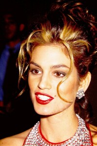 CINDY-CRAWFORD-IN-1991-TOP-NY-MODEL-DAYS (1).jpg