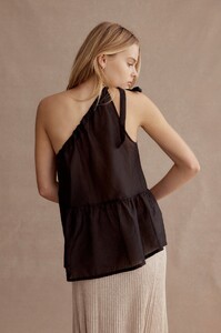 HOWIE_TOP_BLACK_BACK_2048x2048_6a7f839c-3d44-4a15-9748-d18ae34e8ca2 zoe blume.jpg