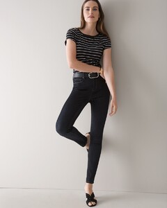 570270313ext1_large.jpg