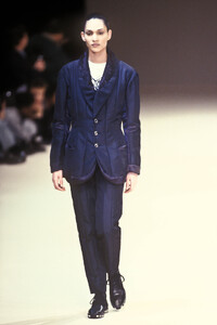 583931704_IsseyMiyake1995WomenRTW38.thumb.jpg.3017e60c97ac09f8b9fb4b00929d4287.jpg