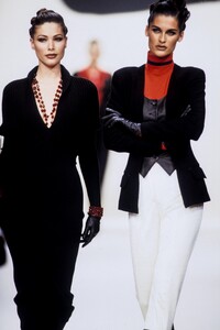 611474666_JinAbe1992WomenRTW38.thumb.jpg.4f9bf11a67b7f1708396ee06bd2ce0f8.jpg