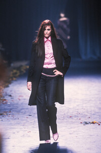 652896302_Chloe1998WomenRTW157.thumb.jpg.938c37fbd9518c3249e9c09d5b5394bd.jpg