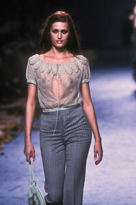 681633499_Chloe1998WomenRTW117.thumb.jpg.884a1782180fbd551ae9b3a98452c1f8.jpg