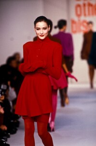 689569226_Dorotheebis1987WomenRTW32.thumb.jpg.9b297dfbf519366b9d8e4d94df051f71.jpg