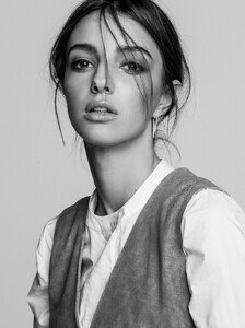 Lucy Markovic 4EAEC-E527-EDE6-9227-12D88A9C67B1.jpg