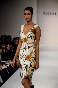 712593061_VictorAlfaro1995WomenRTW40.thumb.jpg.5d78b8c1ddc6274bbdabc217f5386608.jpg