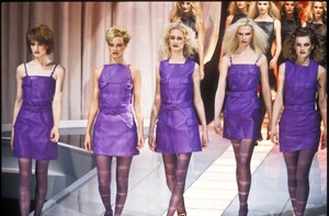 758716031_Versace1996WomenRTW131.thumb.jpg.725479440032ff9f5a745c9a7e35f25a.jpg
