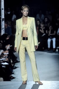 793144482_KojiTatsuno1996WomenRTW21.thumb.jpg.14bfa568b4b8ca419ca0617253509a25.jpg